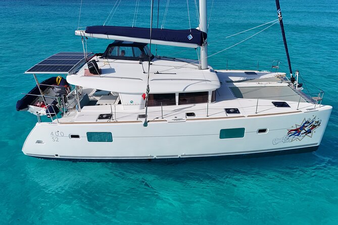 Private Catamaran Tour to Isla Mujeres - Getting to Playa Tortugas and boarding the catamaran