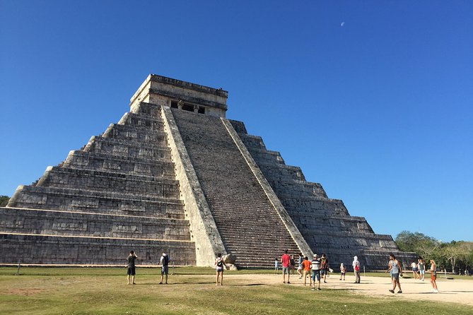 Private Chichen Itza Tour - Drinks included on the drive, and what it means for comfort