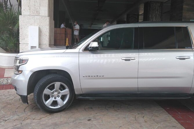 Private luxury transportation from CUN Airport to Playa del Carmen - Where luxury shows up, and where it might not