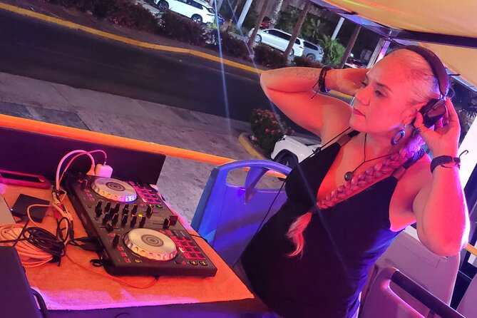 Private Party Bus Loop in Cancun - Who this Cancun party bus fits best