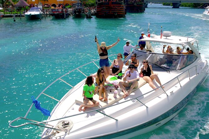 Private Premium Yacht 46FT Rental in Cancún - What’s Included Onboard, From Drinks to Floating Loungers