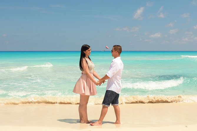 Private Professional Photography Session in Cancun - The 1-hour Cancun beach photo session at Forum Beach