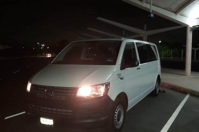 Private Roundtrip Transportation CUN Airport-Puerto Morelos - A Private No-Stop Transfer Between CUN Airport and Puerto Morelos