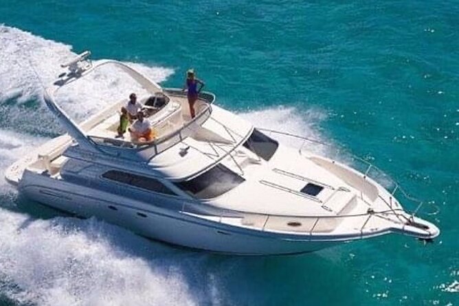 Private SeaRay 47ft Yacht Rental Cancun 23P6 - Meeting at Calle Sunset Marina: Getting Started Smoothly