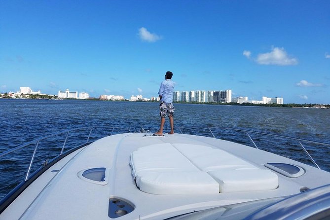 Private SUNSEEKER 60 Yacht Experience for up to 20 Guests - Comfort and expectations on a 60 ft Sunseeker