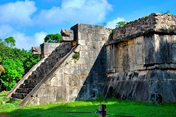 Private Tour Of Chitzen Itza with a Licensed Guide - El Castillo, the Pyramid of Kukulcán