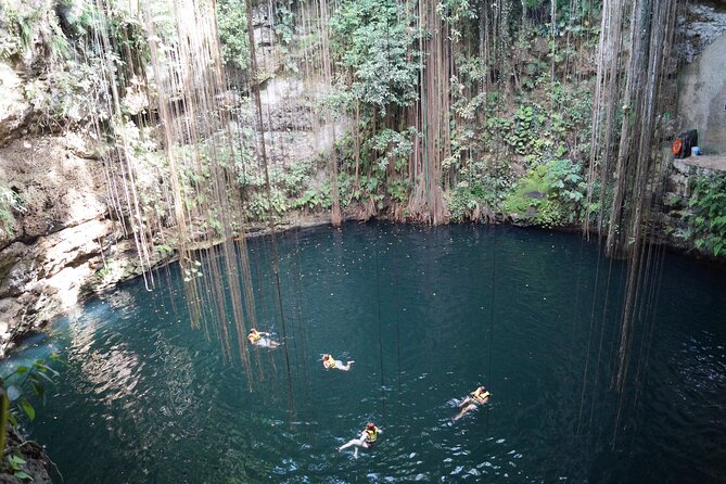 Private Tour to Chichen Itza, Valladolid and Ik Kil Cenote with Lunch - Valladolid for Colonial Charm in About an Hour