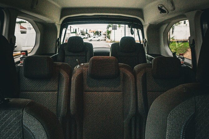 Private transfer Apto Cancun-Playa del Carmen | Viaje Redondo - The ride itself: private, air-conditioned, and built for comfort
