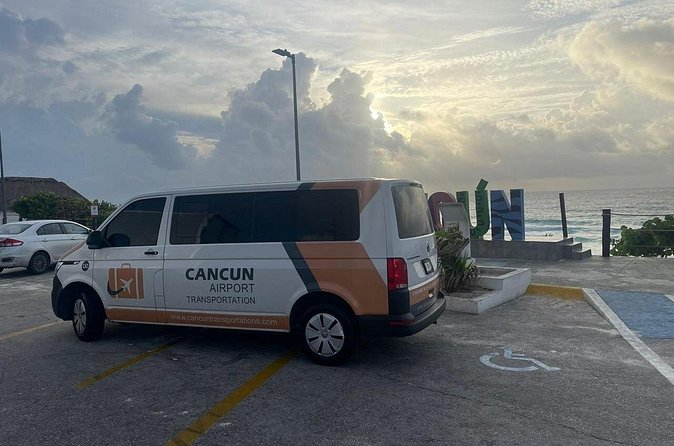 Private Transfer from Cancun Airport to Boulevard Kukulcan - Drop-Off in the Hotel Zone, Not a Random Corner
