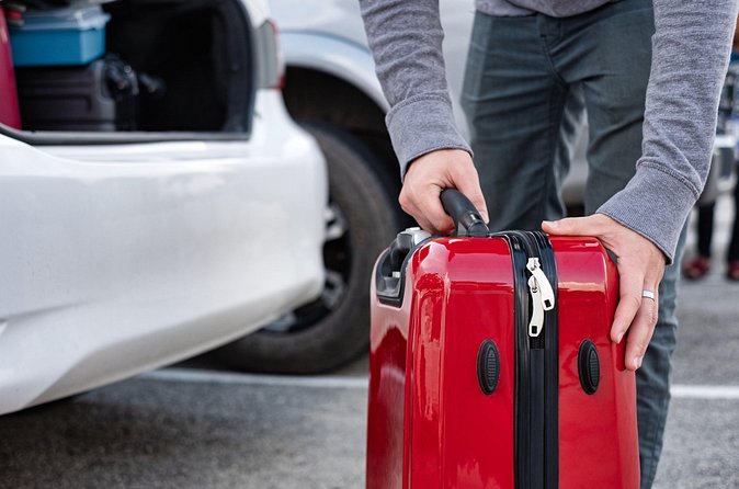 Private Transfer to and from CUN Cancun International Airport - When is a private CUN transfer the best fit?