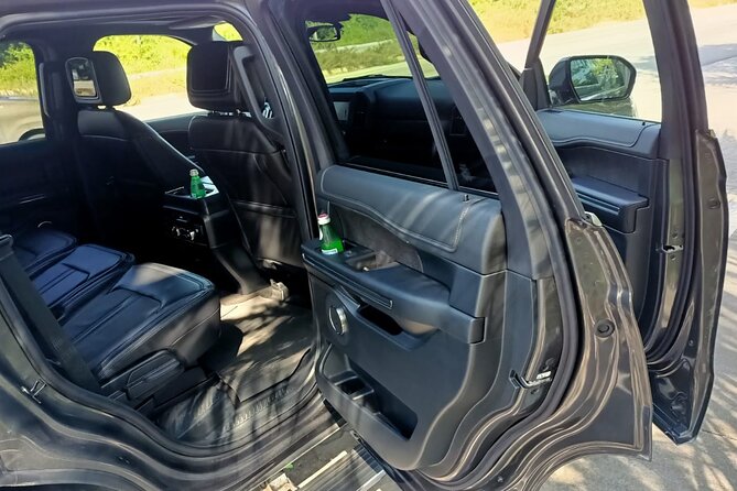 Private Transportation Deluxe Van - Deluxe Van Ride, Route Planning and Real-Time Luggage Help
