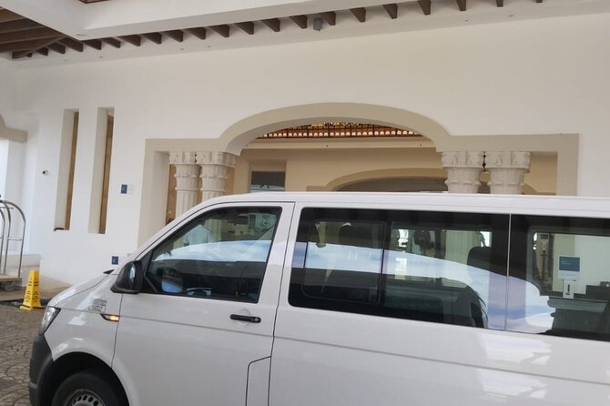 Private transportation from CUN Airport to Cancun Hotel Zone - Drop-off in the Hotel Zone: door access without the taxi bargaining