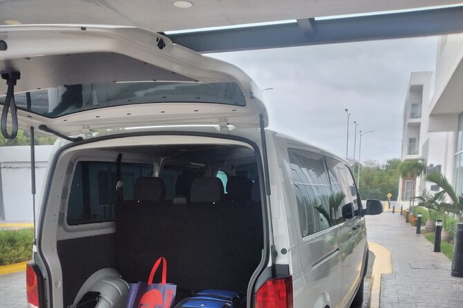 Private Transportation from the Airport to the Cancun hotel zone - Cancun Airport to Hotel Zone, without the first-day hassle