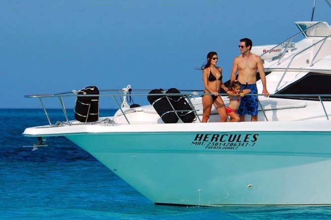Private Yacht - 46 ft SeaRay Cancun Bay Snorkel 23P4 - Isla Mujeres and the Playa Norte swim setup