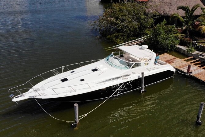 Private Yacht 46ft Sea Ray Snorkel up to 15 pax 23P2 - Practical logistics that matter once you are on the water
