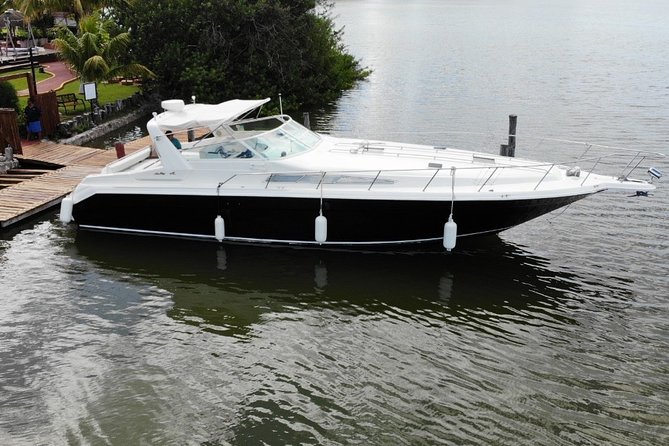 Private Yacht 46ft Sea Ray Snorkel up to 15 pax 23P2 - Onboard comfort, included drinks, and the snorkeling setup