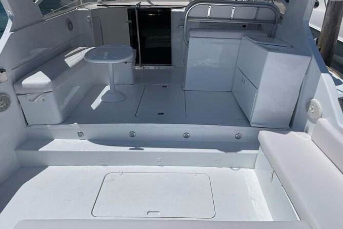 Private Yacht Cancun 42ft up to 8 people - Isla Mujeres and Playa Norte (4 or 6 hours): where the “main event” happens