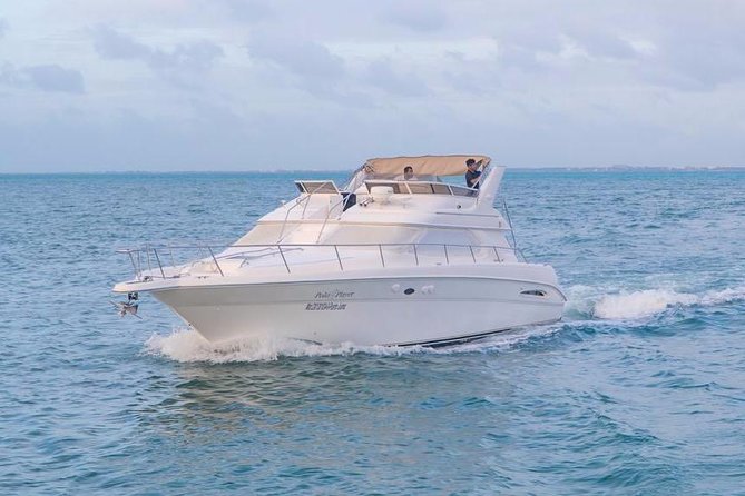 Private Yacht Rental Sea Ray 46ft Cancun 23P3 - Crew service that makes the yacht feel truly private