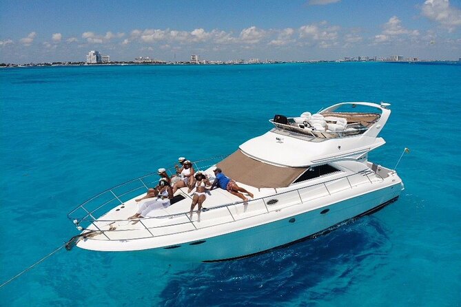 Private Yacht SeaRay 46ft Cancun 25P17 - Why This Private Yacht Feels Different in Cancun