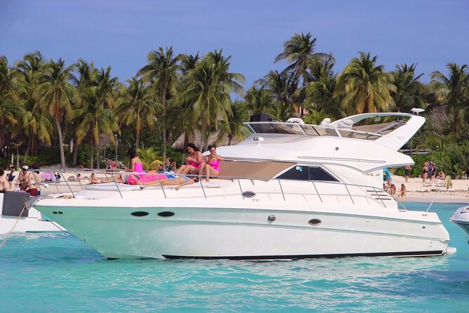 Rent a Private 46ft Yacht in Cancun - Crew care and the vibe: service details that make or break a yacht day