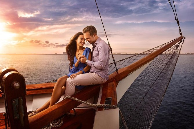 Romantic Experience Sunset Dinner Columbus in Cancun (2x1 price) - Making It Truly Romantic: Small Moves That Pay Off
