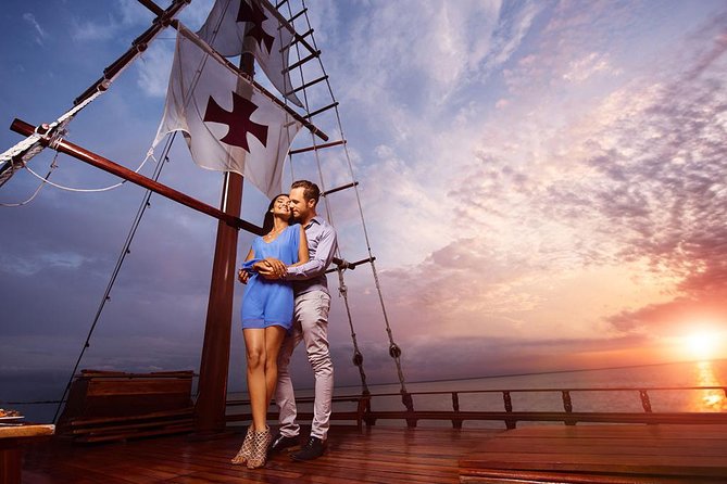 Romantic Experience Sunset Dinner Columbus in Cancun (2x1 price) - Dinner on a Cruise: What’s Included and How It Works