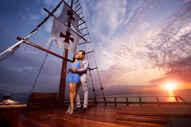 Romantic Sunset Dinner Cruise in Cancun with Open Bar - What the 2.5 Hours Feels Like, From Boarding to Sunset Moments