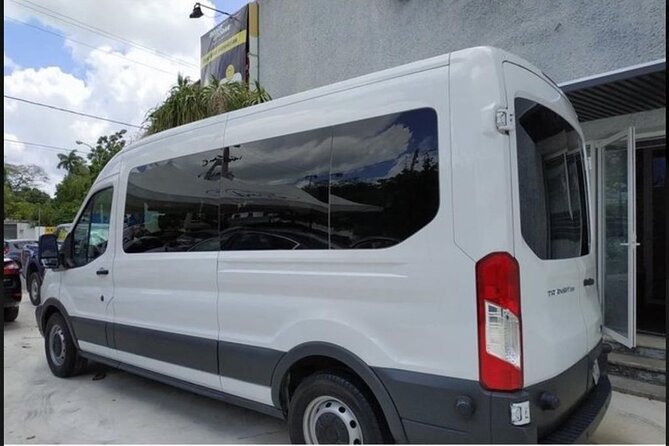 Round trip transfer (Cancun area) - What you actually get on the Cancun airport pickup