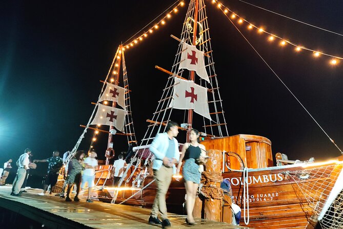 Sail Under Light of the Moon & Enjoy a Romantic Dinner in Spanish Galleon - Drinks, Service, and the Small-Group Comfort Factor