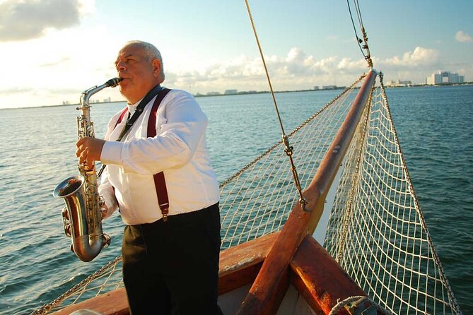 Sail Under Light of the Moon & Enjoy a Romantic Dinner in Spanish Galleon - Where This Cruise Could Fall Short