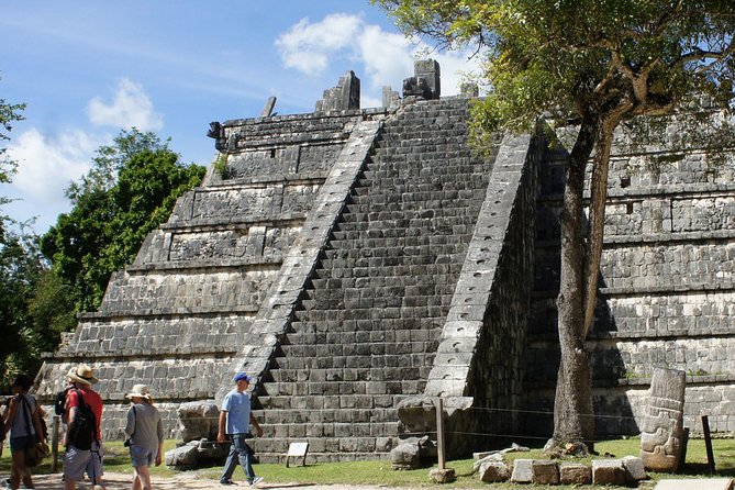 Semi-Private Chichen Itza, Cenote Ik Kil and Valladolid Tour - 7:00 am start and the heat game plan