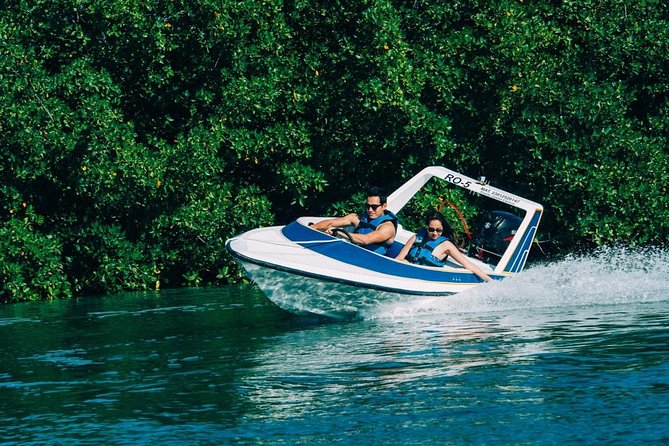 Speed Boat & Snorkel Tour with transportation ( only Cancun zone area) - Driving a speedboat: what the experience feels like