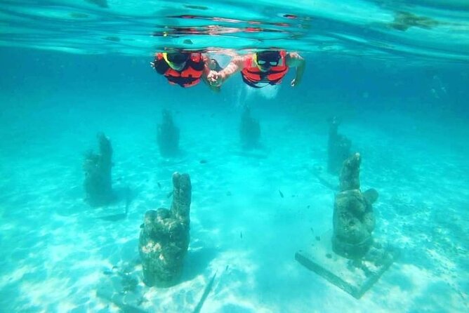 Splendid Isla Mujeres Catamaran: drinks and fun all day! - Icebar Beach Club on Isla Mujeres: lunch, drinks, and the -18°C Ice Bar
