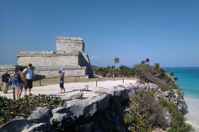 Swim with turtles + snorkelling + archaeological zone of Tulúm + cenote - Guide quality can make or break the day