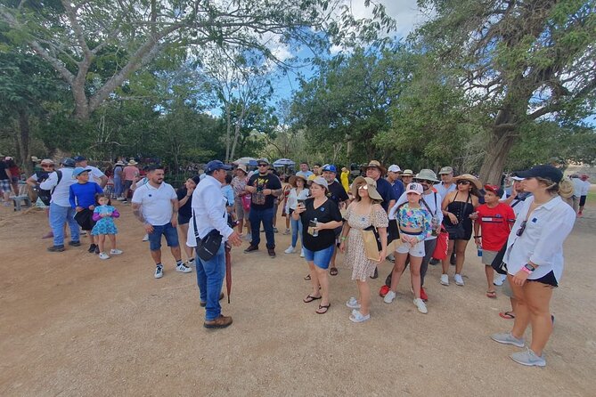 Tour Chichen Itza, 2 Cenotes, and Valladolid from Cancun - Lunch and the drinks question: where the extra money shows up