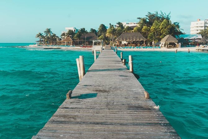 Tour in a Catamaran to Isla Mujeres with all included for the best price! - Spinnaker wind sailing: the high-fly option, only when weather cooperates