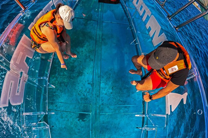 Tour Isla Mujeres excursion in Collective Transparent Boat - Who This Excursion Fits Best in Isla Mujeres