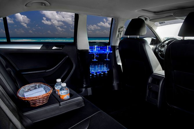 Transfers in Luxury Sedan from Cancun Airport - Flight Tracking and WhatsApp Follow-Through (The Part That Actually Matters)