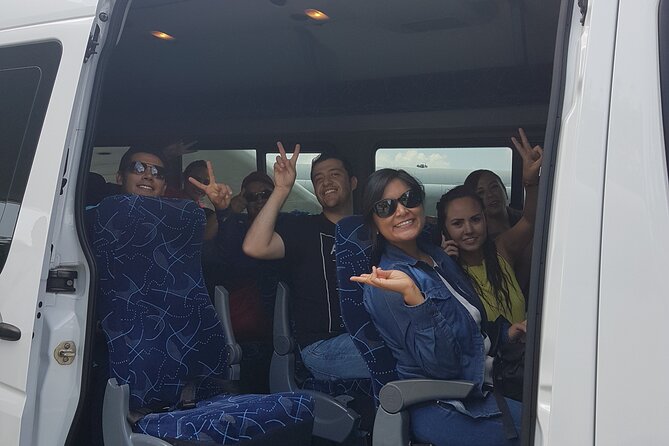 Traslados Privados del Aeropuerto de Cancun a Playa del Carmen - Inside the car: private comfort, what is included, and what is not