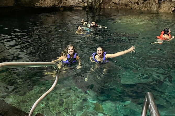TULUM 4x1 : Archaeological Site, Cenote, 5th Avenue and lunch - Tulum Ruins: Sea Views, Frescoes, and Real Free Time to Look