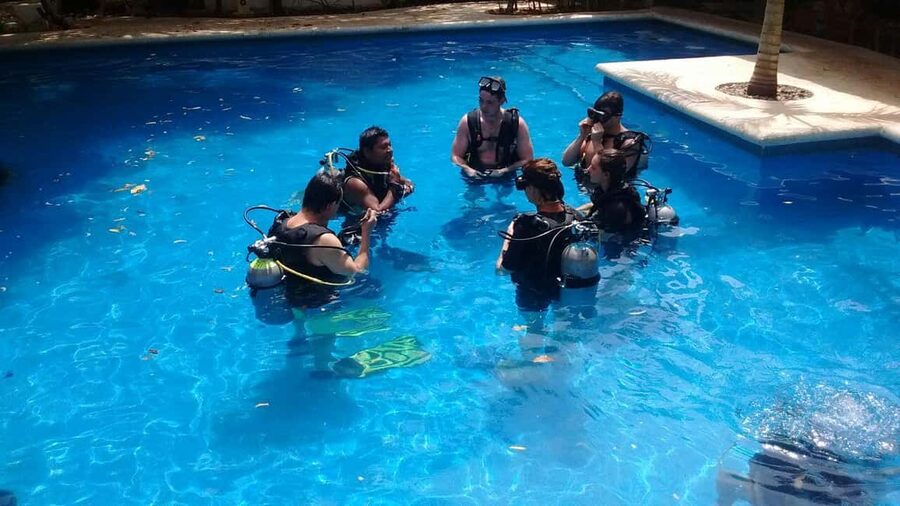 Underwater Museum Musa : SCUBA DIVING FOR BEGINNERS - What to bring, plus the small choices that affect comfort