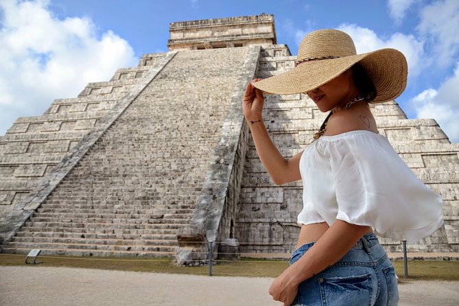 VIP tour to Chichen Itza, Hubiku & Ik Kil. Lunch and transport - Chichén Itzá With a Certified Guide, Umbrella Borrowed, and Photo Time