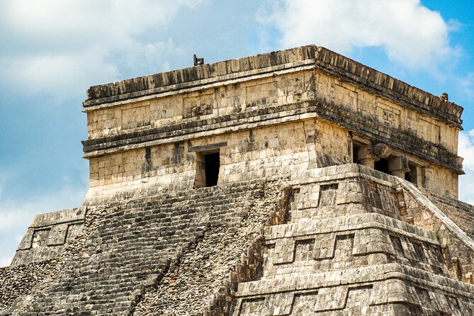 Visit Chichén Itzá and discover a real Cenote and Valladolid. Transport included - Should you book this Chichén Itzá and Valladolid tour?