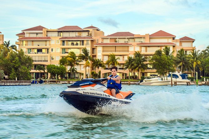 Waverunners Rentals in Cancun - Your Safety Briefing and the First Minutes on the Jet Ski