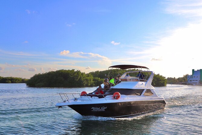 Yacht 48ft Rental in Cancun for up to 15 people - Pick your hours: 2 hours in Cancun Bay vs 4 and 6 to Isla Mujeres