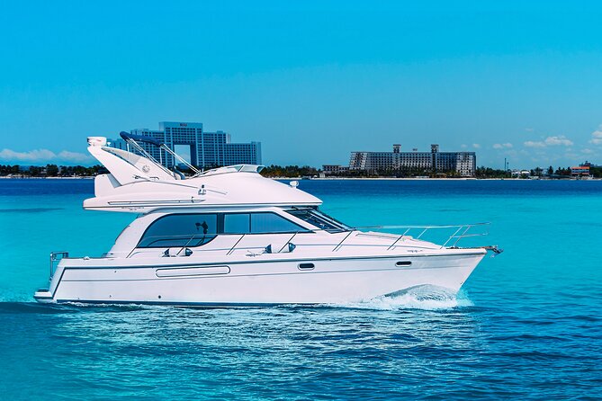 Yacht Meridian 40FT Best Private Rental in Cancun - Drinks, music, and keeping your day on your terms