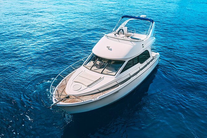 Yacht Meridian 40FT Best Private Rental in Cancun - Rough water happens, and it changes the fun level